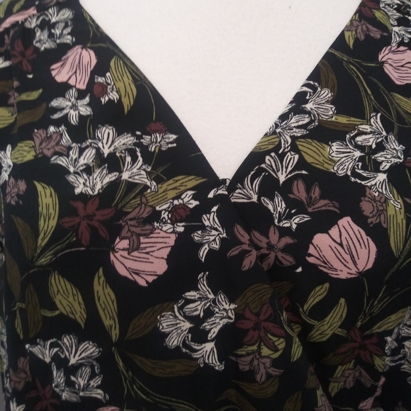 DR2 Black Floral Faux Wrap V-neck Mini Dress Sz 2X - Picture 6 of 12